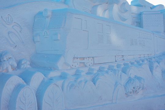 内燃机车雪雕