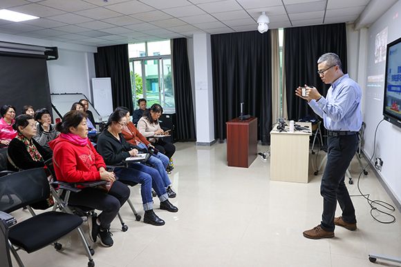 福建开放大学（福建老年开放（互联网）大学）手机摄影课现场