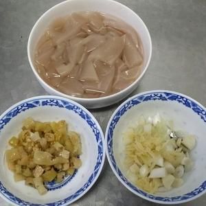 酸辣魔芋豆腐的做法 步骤2