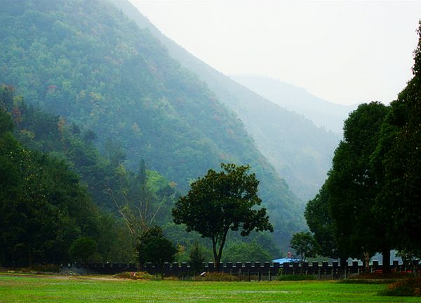 雨中龙潭河