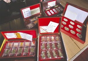 老人直播间刷50万买了上百件假藏品_花50万买上百件、不惜断绝关系！起底直播间骗老人买“藏品”套路