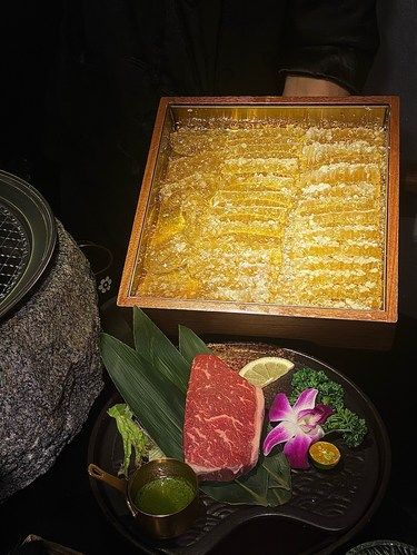 广州这家蜂蜜和牛烤肉，好新颖