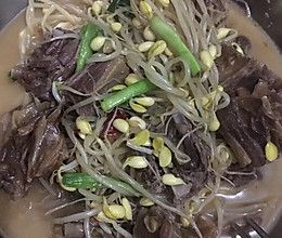 腊肉炖豆芽菜的做法